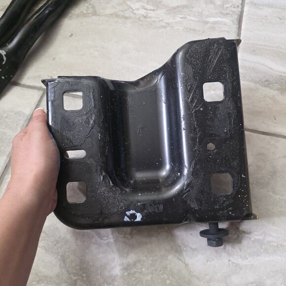 2020-2023 Chevrolet Silverado 2500 3500 Front Left Bumper Bar Bracket - Picture 11 of 12